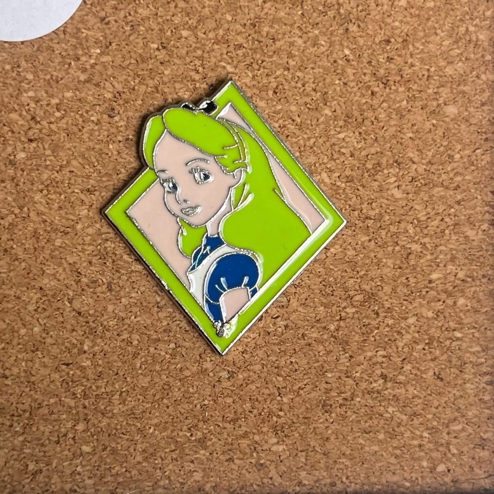 Disney Alice In Wonderland Pin
